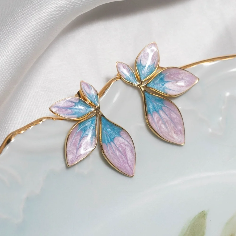 ✨Anthropologie Leana Purple Petal Earrings